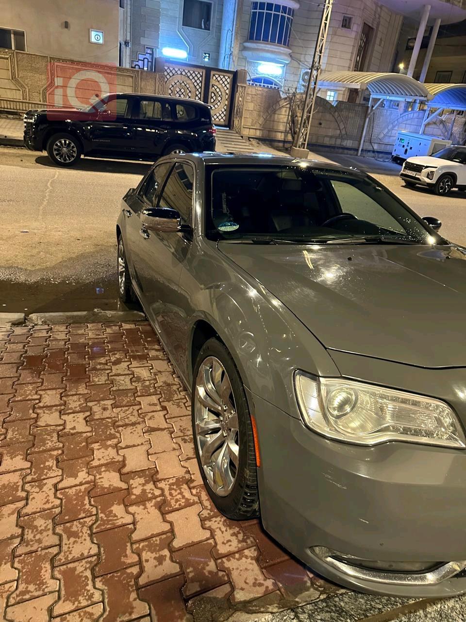 کرایسلەر 300